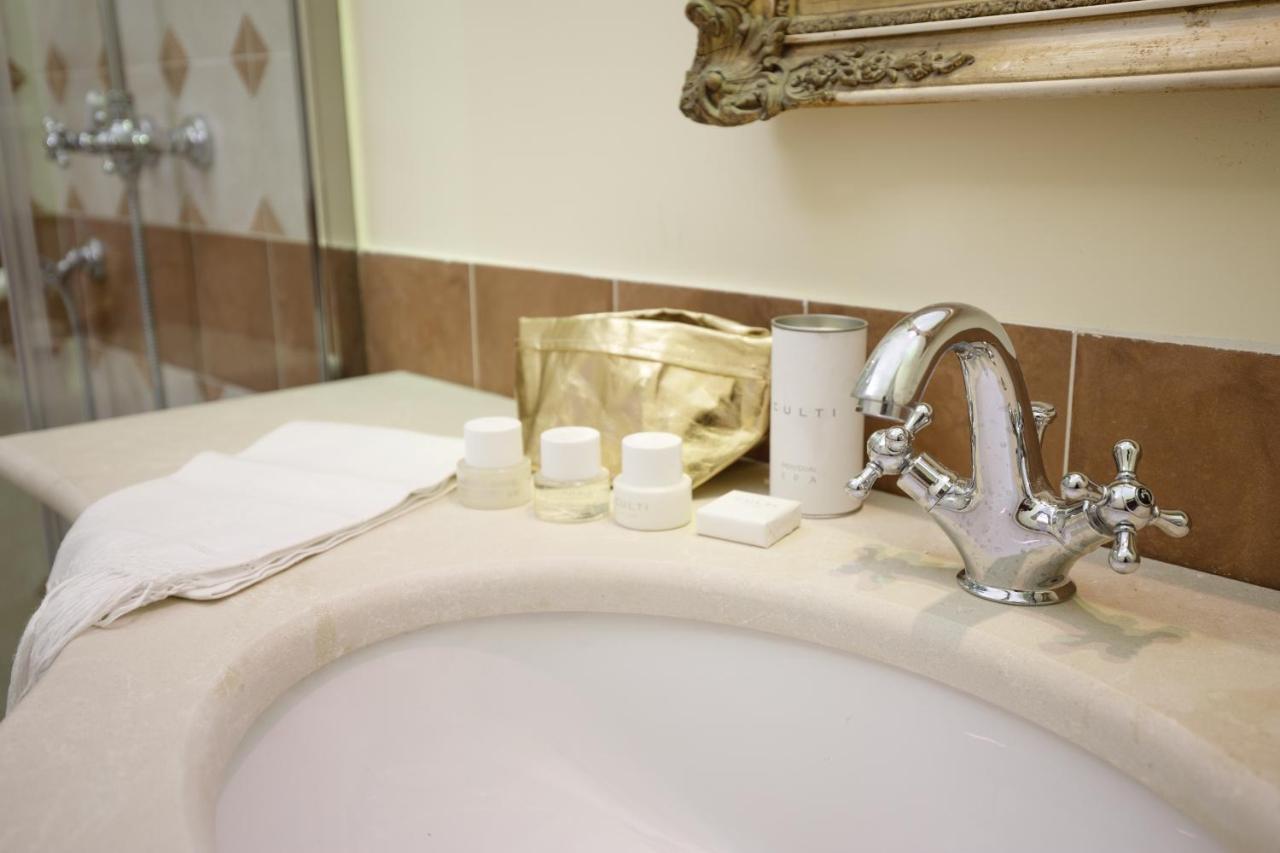 Bed and Breakfast Palazzo Introna Mola di Bari Exterior foto