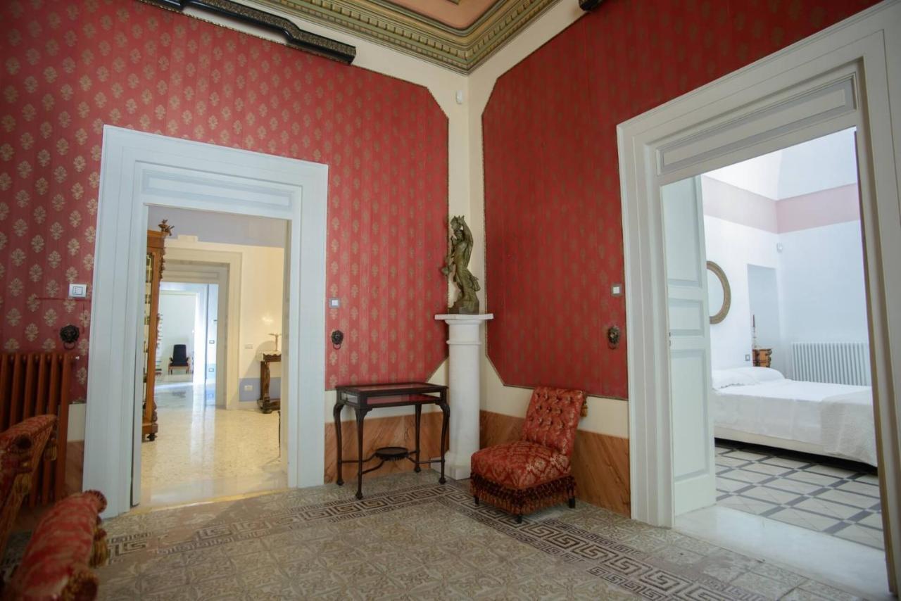 Bed and Breakfast Palazzo Introna Mola di Bari Exterior foto