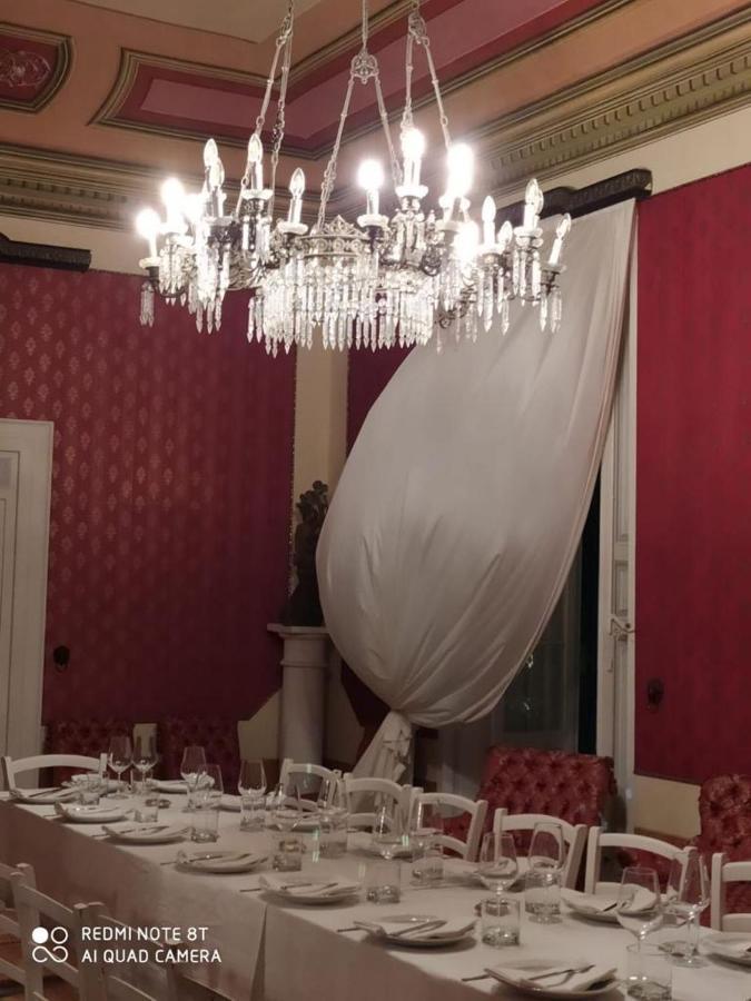 Bed and Breakfast Palazzo Introna Mola di Bari Exterior foto