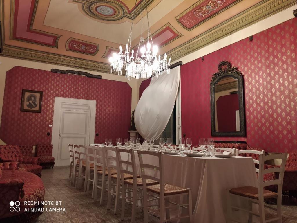 Bed and Breakfast Palazzo Introna Mola di Bari Exterior foto
